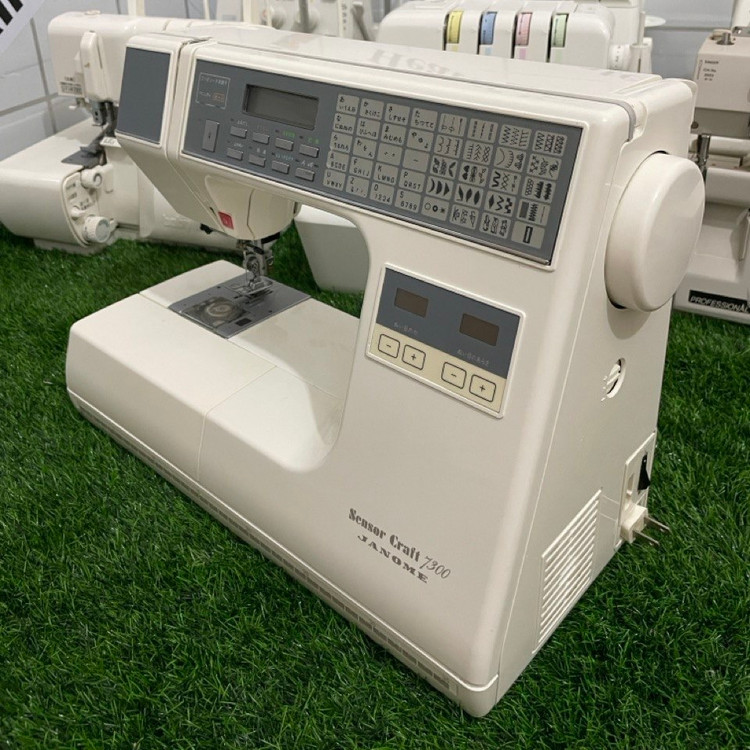 چرخ خیاطی JANOME مدل 7300