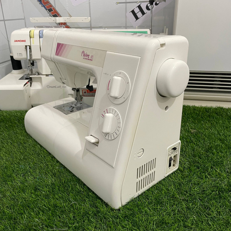 چرخ خیاطی ژانومه مدل 637 استوک