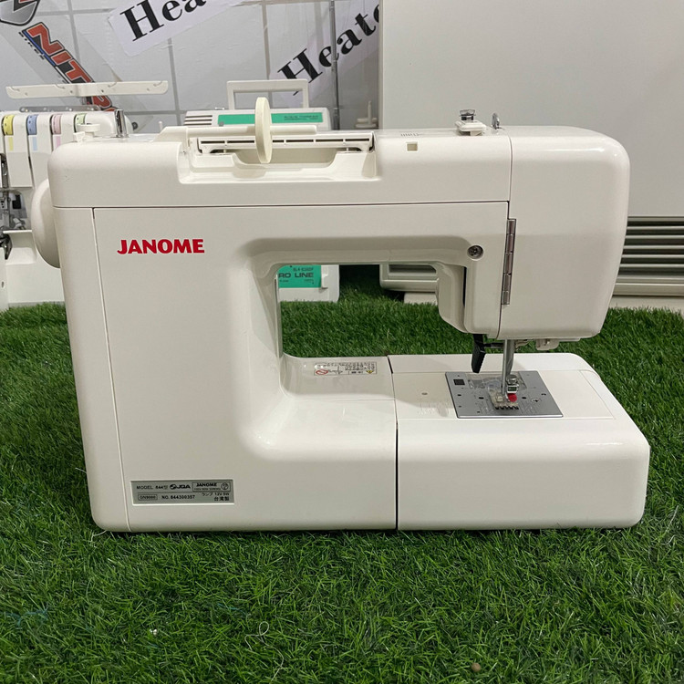 چرخ خیاطی ژانومه مدل GN9000 استوک