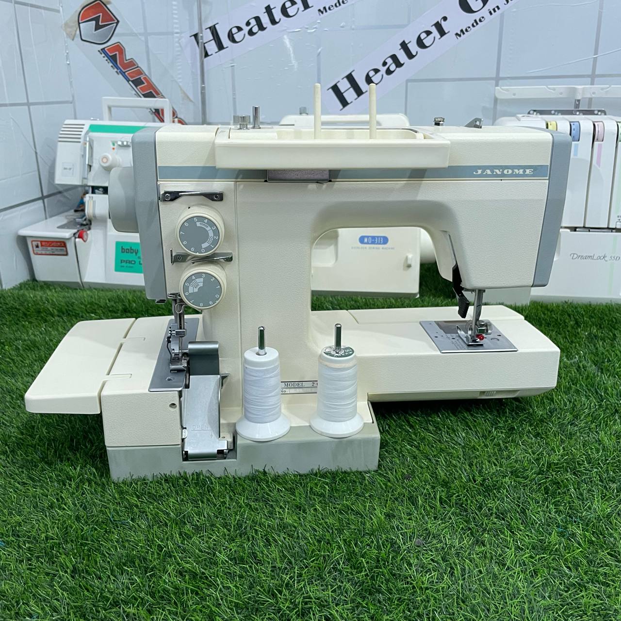 چرخ خیاطی و سردوز ژانومه دوکله مدل 2000 استوک
