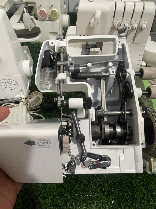 سردوز ۴ نخ جوکی مدل mo-800DM