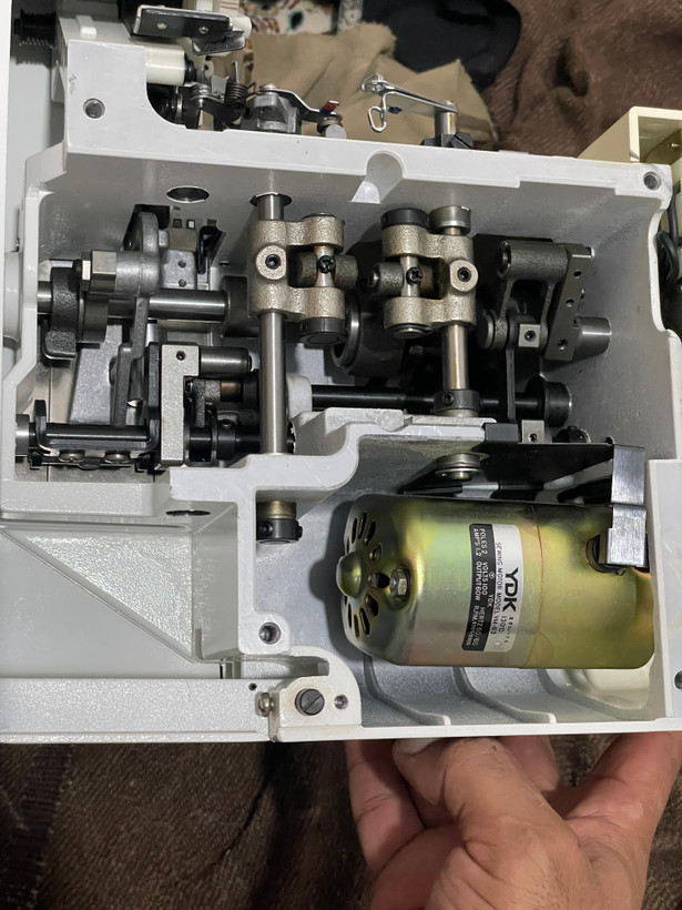 سردوز ۴ نخ جوکی مدل mo-800DM